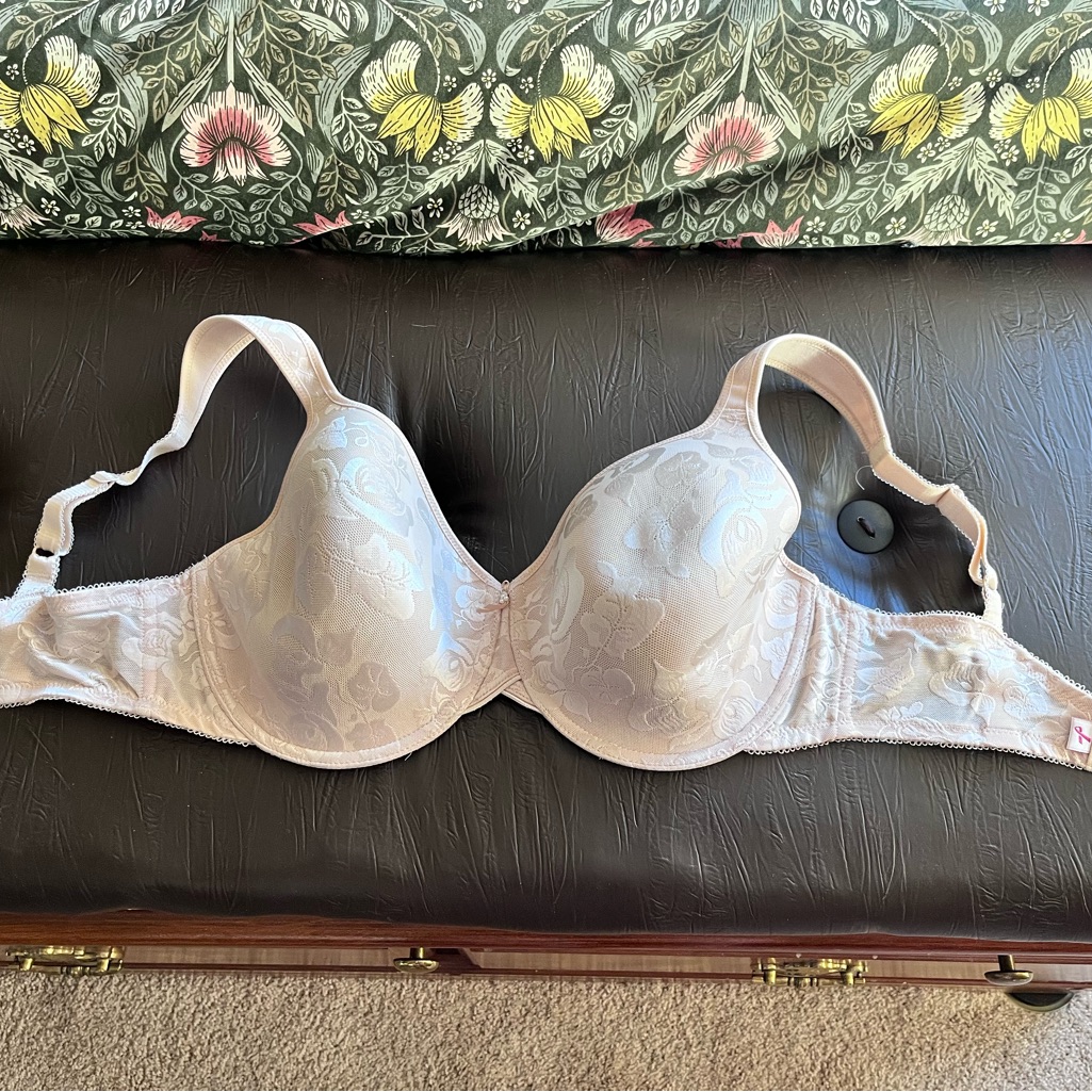 Wacoal Elegant Cream Floral Bra - Nwot